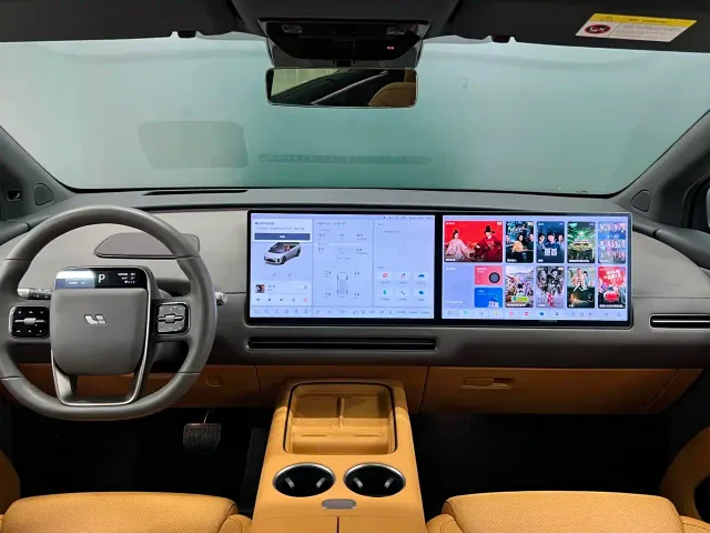 Li Auto i8 — Фото автомобиля 5