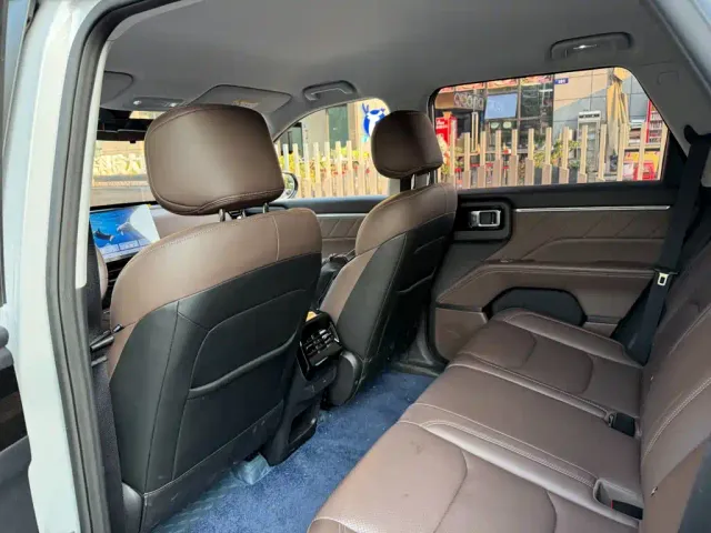 Wuling Starlight 560 — Фото автомобиля 11