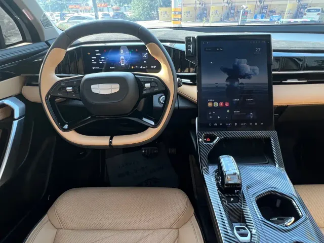 Geely Boyue L — Фото автомобиля 13