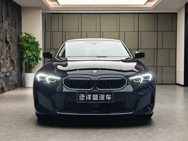 BMW 3 Series — Фото автомобиля 2