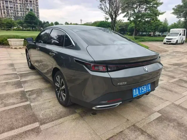 Changan Eado — Фото автомобиля 9