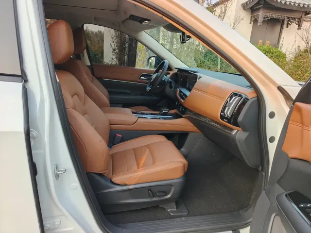 Nissan Terra — Фото автомобиля 11