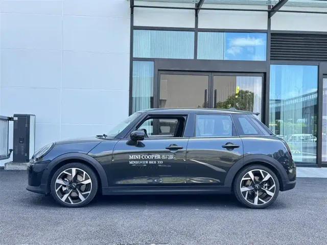 MINI Hatch — Фото автомобиля 3