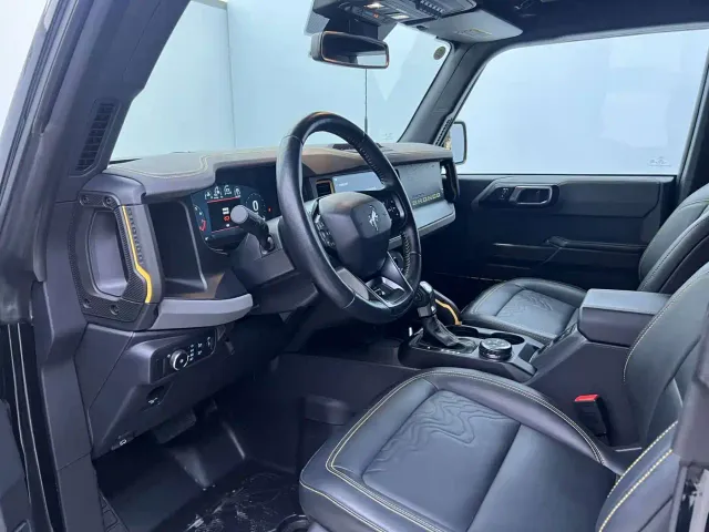 Ford Bronco — Фото автомобиля 10