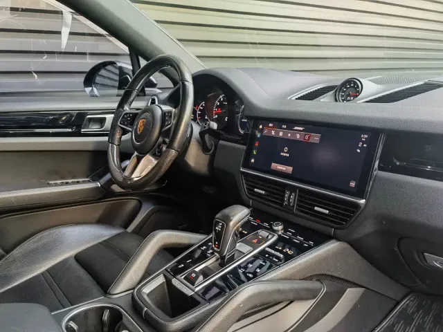 Porsche Cayenne — Фото автомобиля 7