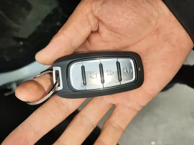 Roewe i6 MAX EV — Фото автомобиля 8