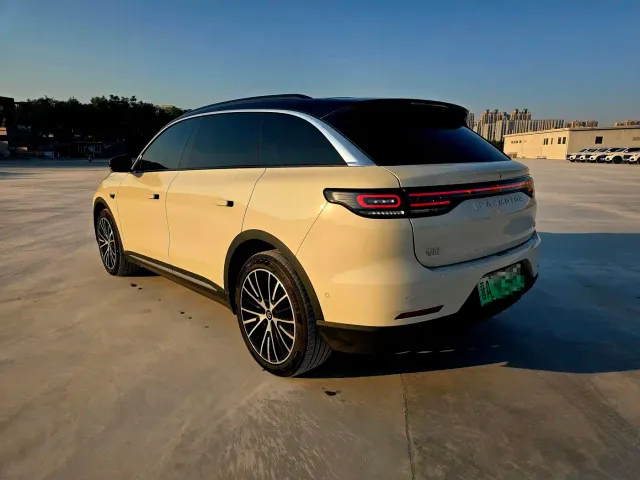 Leapmotor C11 — Фото автомобиля 5