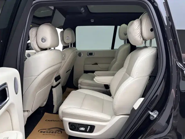 Li Auto L9 — Фото автомобиля 9