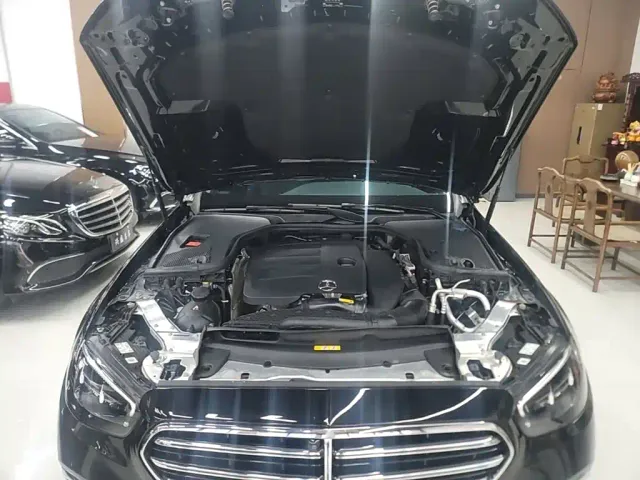 Mercedes-Benz E-Class — Фото автомобиля 19
