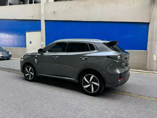 Changan Qiyuan Q05 — Фото автомобиля 4