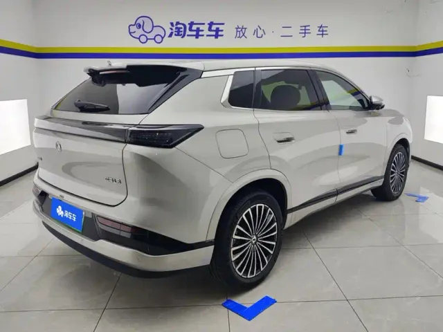 Dongfeng Aeolus L8 — Фото автомобиля 3