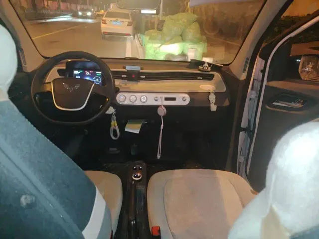 Wuling Hongguang Mini EV — Фото автомобиля 12