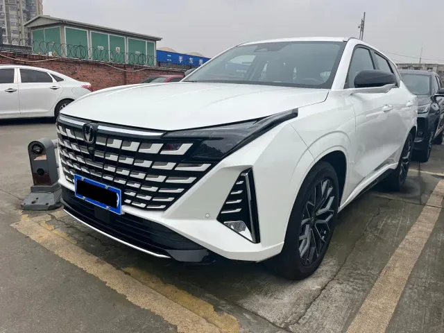 Фотография автомобиля — Changan UNI-Z