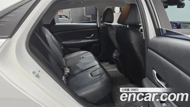Hyundai Avante CN7 — Фото автомобиля 11