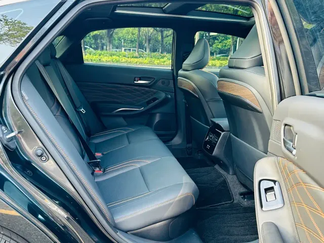 Toyota Avalon — Фото автомобиля 16