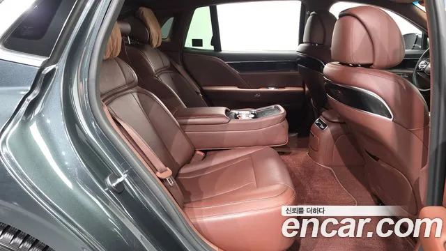 Genesis G90 Бензин 3.5 турбо AWD — Фото автомобиля 12