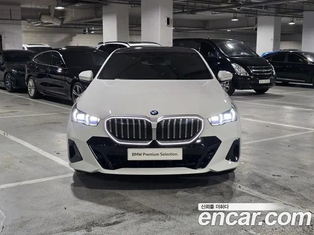 BMW 5 Series G60 — Фото автомобиля 3