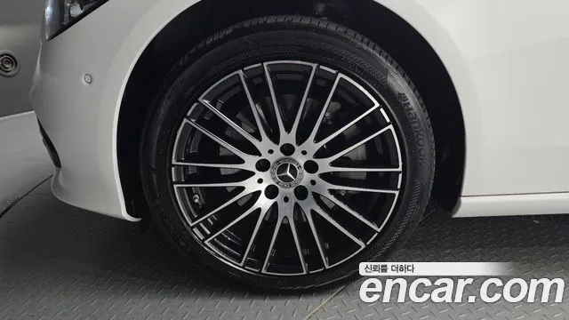 Mercedes-Benz C-Class — Фото автомобиля 5