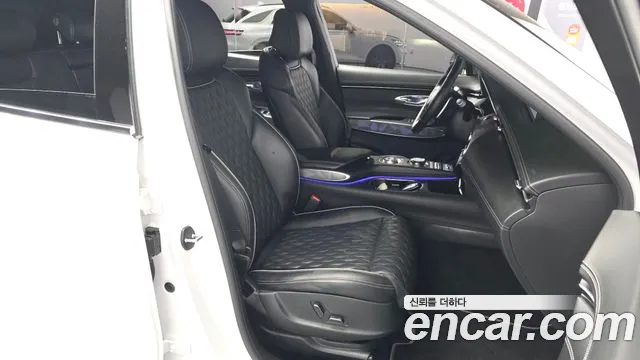 Genesis GV70 — Фото автомобиля 16