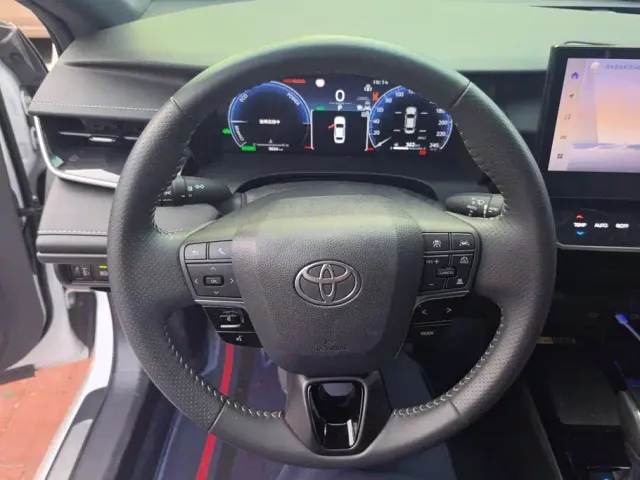 Toyota Camry — Фото автомобиля 15