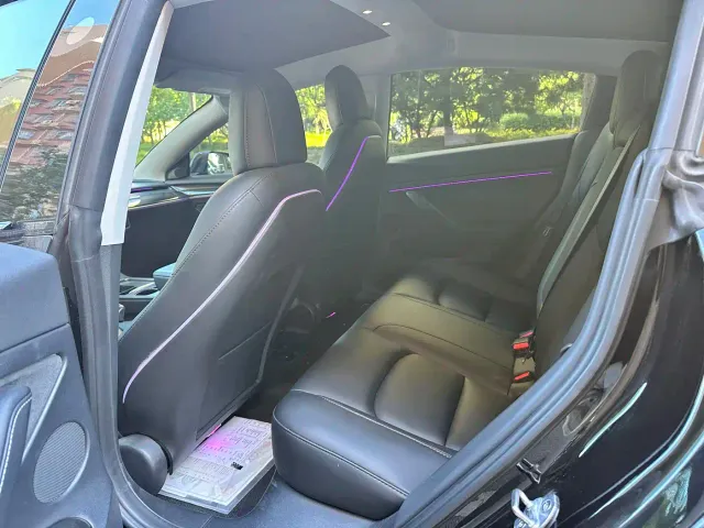 Tesla Model 3 — Фото автомобиля 5