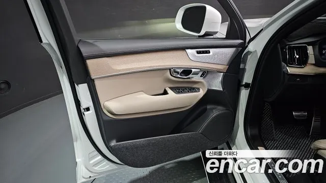 Volvo XC90 Generation 2 — Фото автомобиля 24
