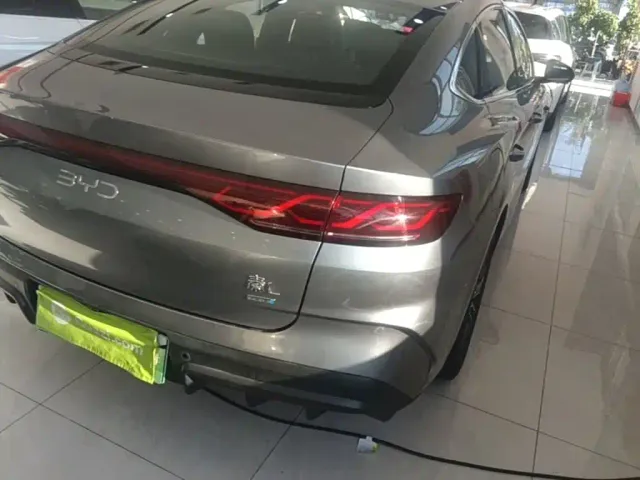 BYD Qin L — Фото автомобиля 7
