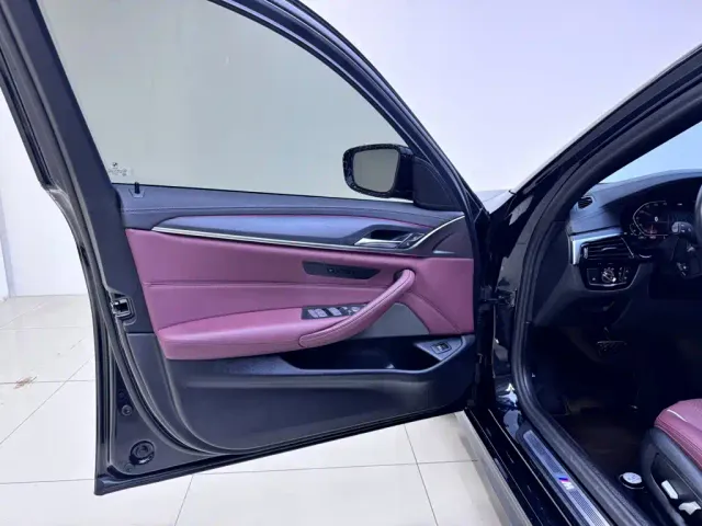 BMW 5 Series — Фото автомобиля 8