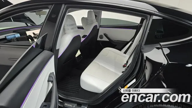 Tesla Model 3 — Фото автомобиля 17