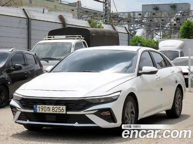 Hyundai Avante CN7 — Фото автомобиля 2