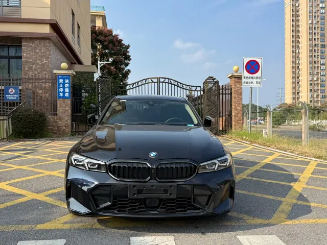 Фотография автомобиля — BMW 3 Series