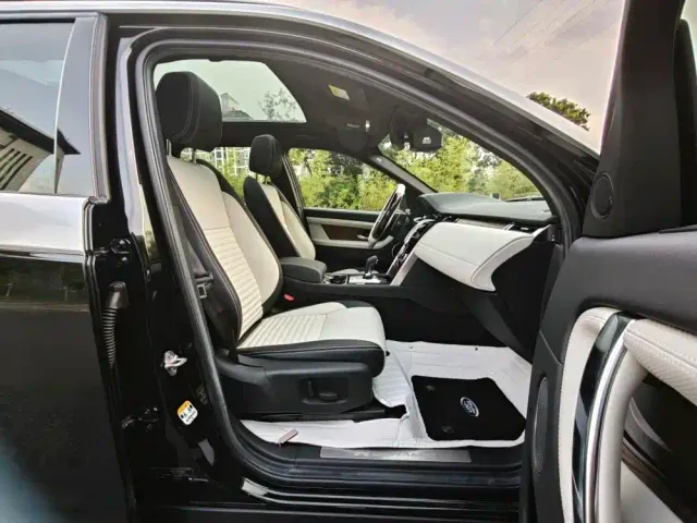 Land Rover Discovery Sport — Фото автомобиля 11