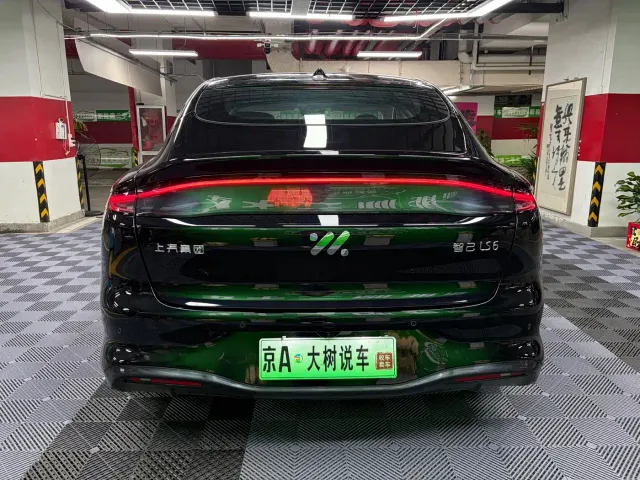 IM Motors LS6 — Фото автомобиля 8