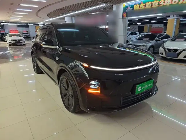 Li Auto L6 — Фото автомобиля 3