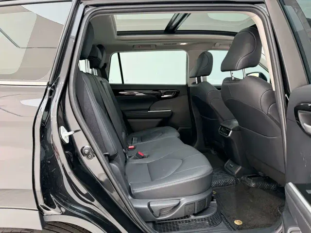 Toyota Highlander — Фото автомобиля 26