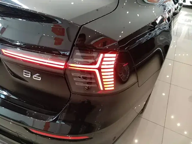 Volvo S90 — Фото автомобиля 7
