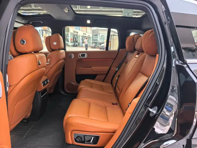 Li Auto L7 — Фото автомобиля 10