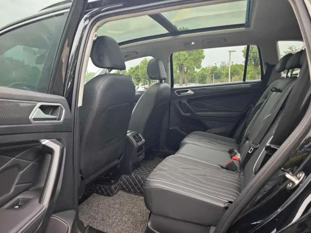 Volkswagen Tiguan L — Фото автомобиля 9