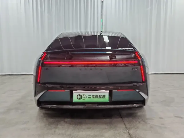 Xpeng P7 — Фото автомобиля 5