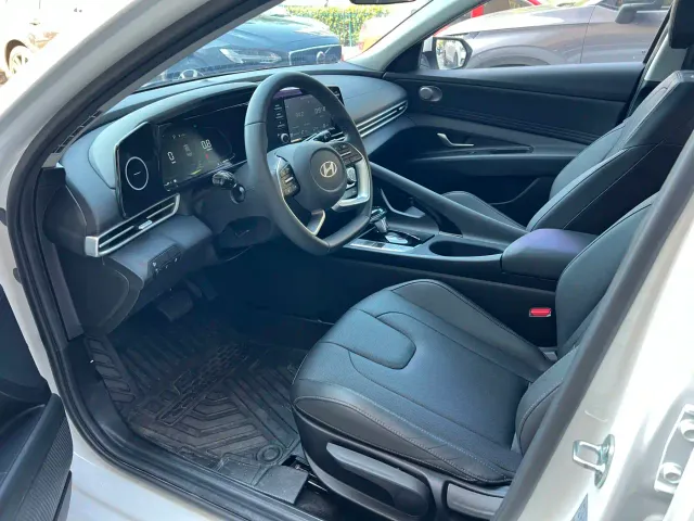 Hyundai Elantra — Фото автомобиля 7
