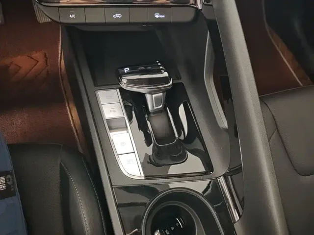 Hyundai Elantra — Фото автомобиля 13
