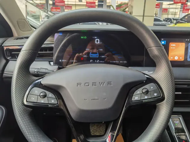 Roewe i5 — Фото автомобиля 18