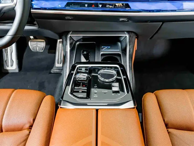 BMW 7 Series — Фото автомобиля 15