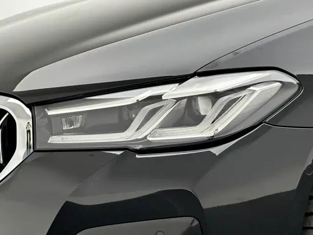 BMW 5 Series — Фото автомобиля 12