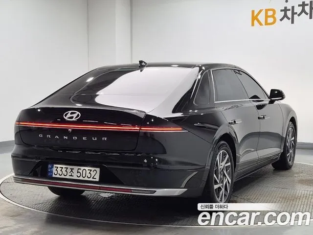 Hyundai Grandeur Grandeur (GN7) 2.5 Бензин 2WD — Фото автомобиля 3