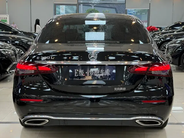 Mercedes-Benz E-Class — Фото автомобиля 15