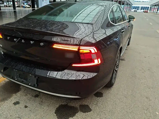 Volvo S90 — Фото автомобиля 7