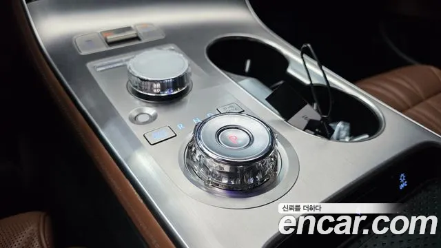 Genesis GV70 — Фото автомобиля 12