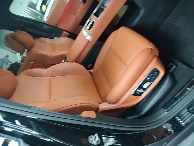 Li Auto L9 — Фото автомобиля 24