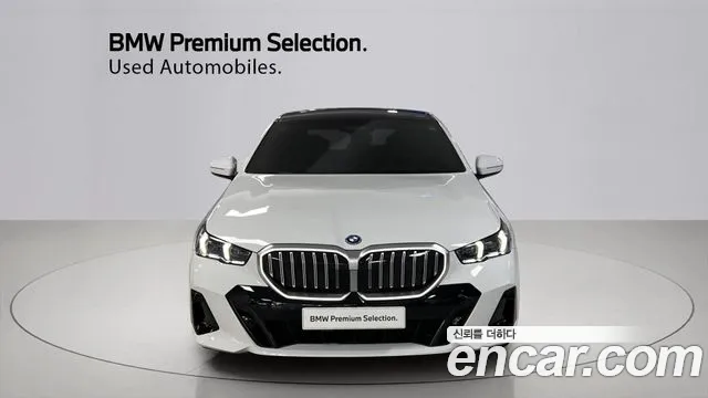 BMW 5 Series G60 — Фото автомобиля 3